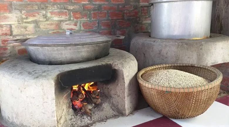 Mua rượu trắng ngon tại lò rượu Hường Đức, Hàm Thuận Bắc, Bình Thuận